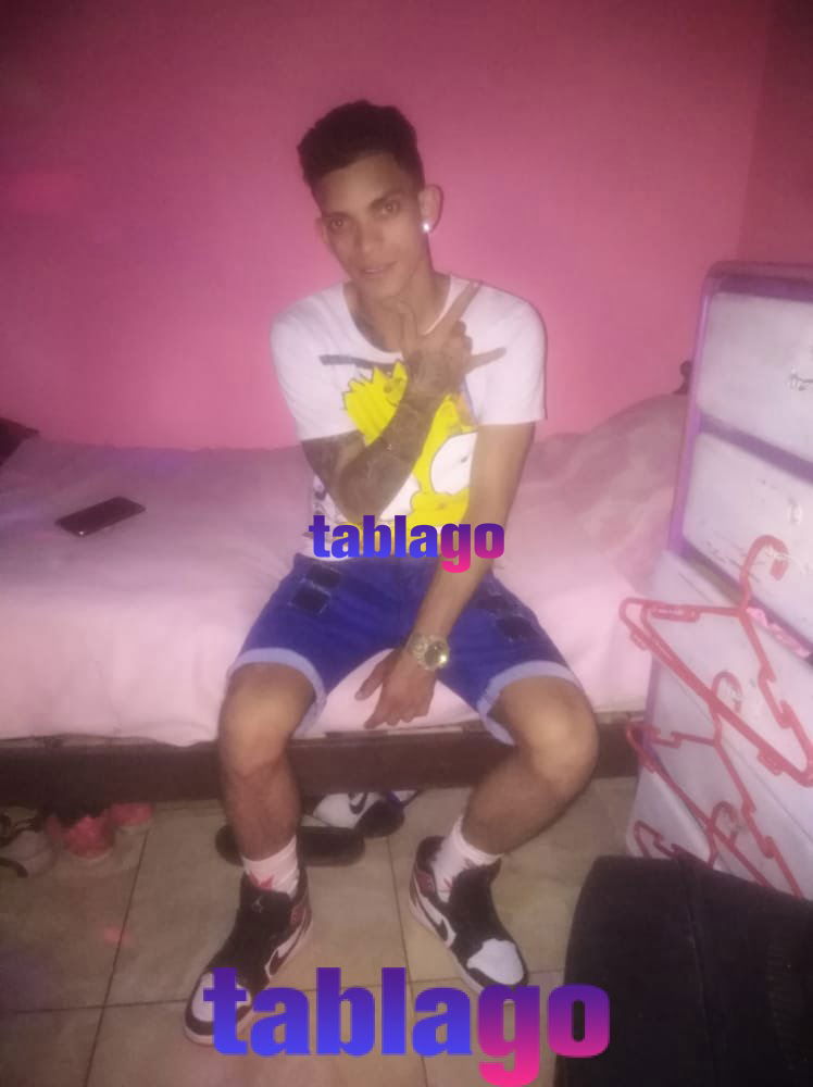 Joven venezolano de 24 años dispuesto a complacer a cualquier mujer en todo lo q pida