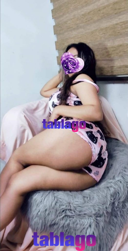 chica hermosa estrechita y picante