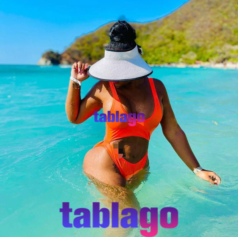 Negra extranjera súper caliente A1