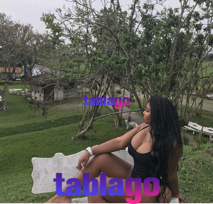 Negra extranjera súper caliente A1