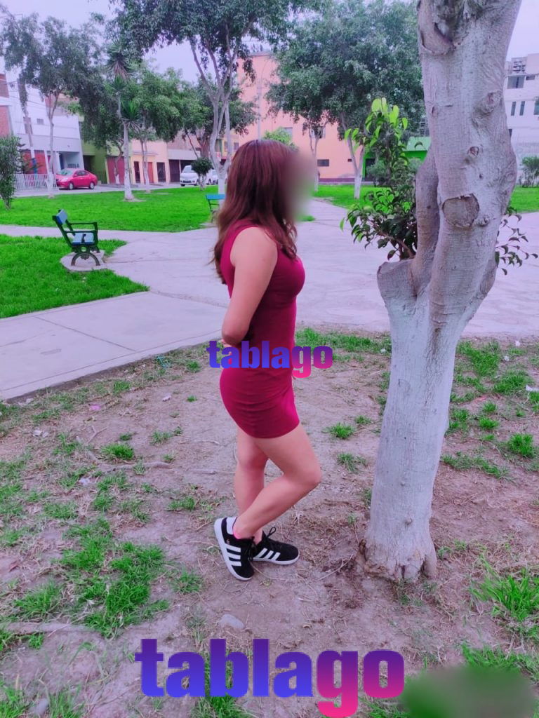 Andrea una chica caderona, espontánea e implicada en el sexo