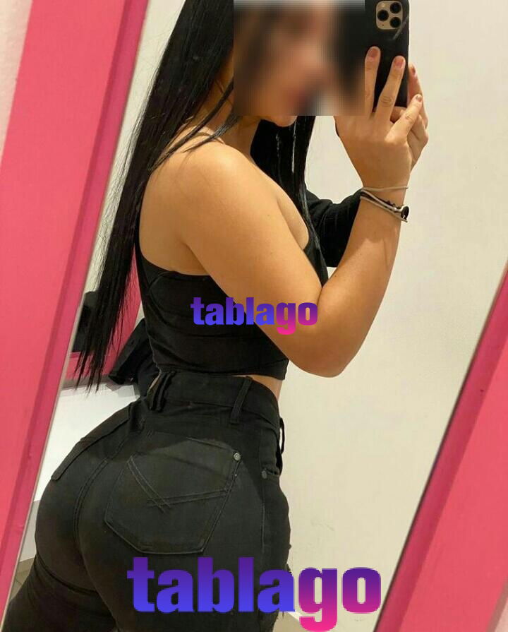 joven culona, fogosa y lista para lo que quieras.