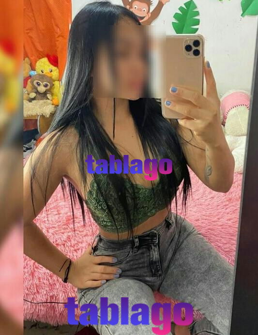 joven culona, fogosa y lista para lo que quieras.