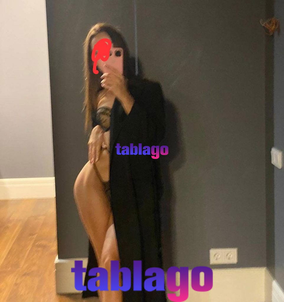 jovencita estrecha,dispuesta a llenarte de mucho placer ;)