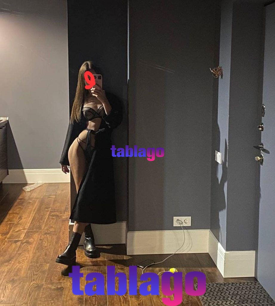 jovencita estrecha,dispuesta a llenarte de mucho placer ;)