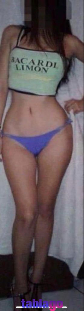 Roxy china de cuerpo espectacular y rostro hermoso