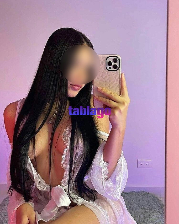 BELLA JOVEN CON UN CULO Y CENOS RIQUISIMOS AMOR
