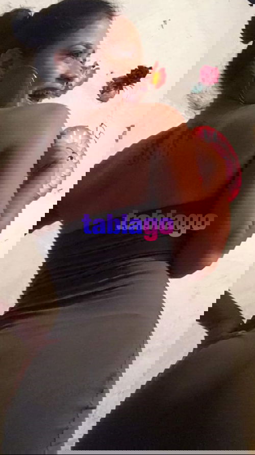 Katalina una colombiana ansiosa por hacerte el amor.