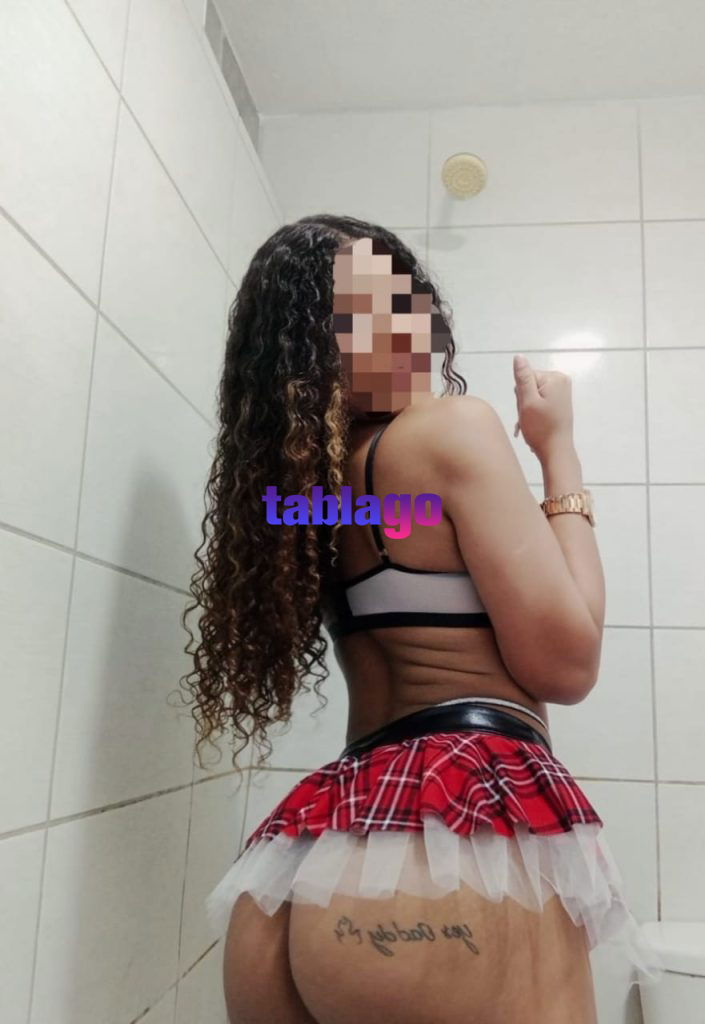 Rica morena pelirroja recién llegada a tu Cuidad