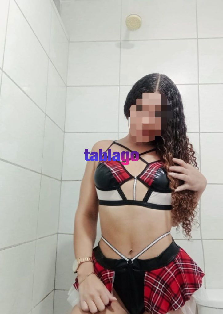 Rica morena pelirroja recién llegada a tu Cuidad