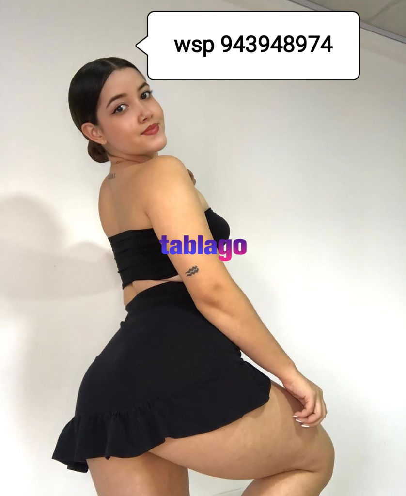 Jovencita entregada al placer trato de novios