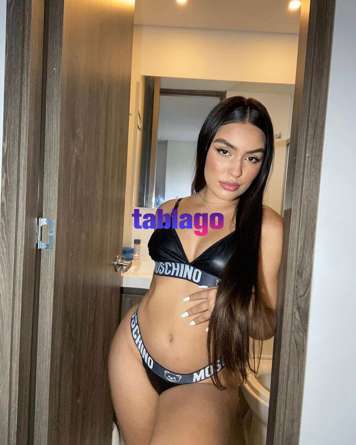 Kimberly , atractiva y fogoza en la cama