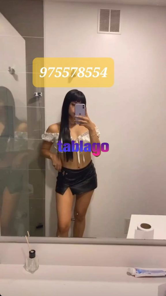 975578554 ,Universitaria de bonitas curvas y bien culoncita.