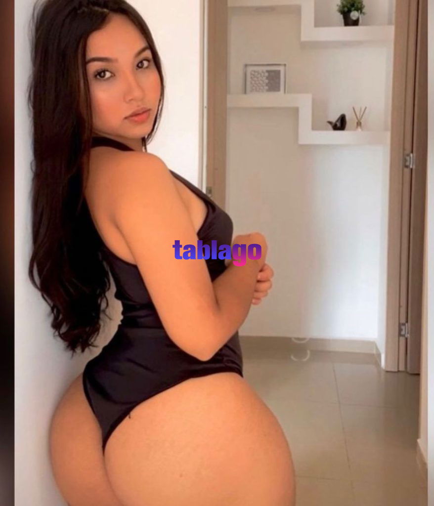 Encantadora nenita, disponible en complacer tus fantasias