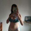 Hola soy jhoanis tengo 19 añitos soy de la bella ciudad de pucallpa.