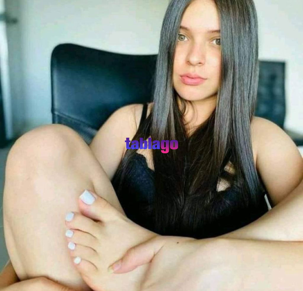 Jovencita tetona muy ardiente dispuesta a todo