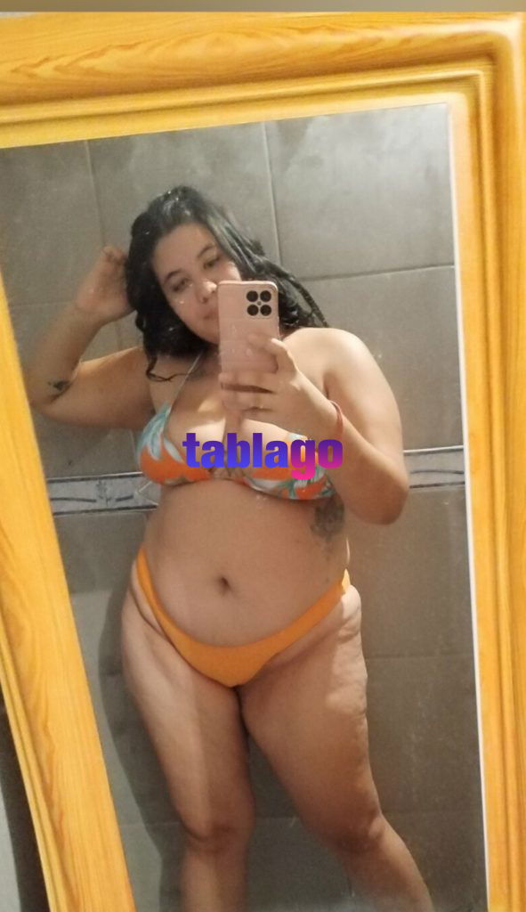 Soy una sexy curvy caliente, tetona y nalgona