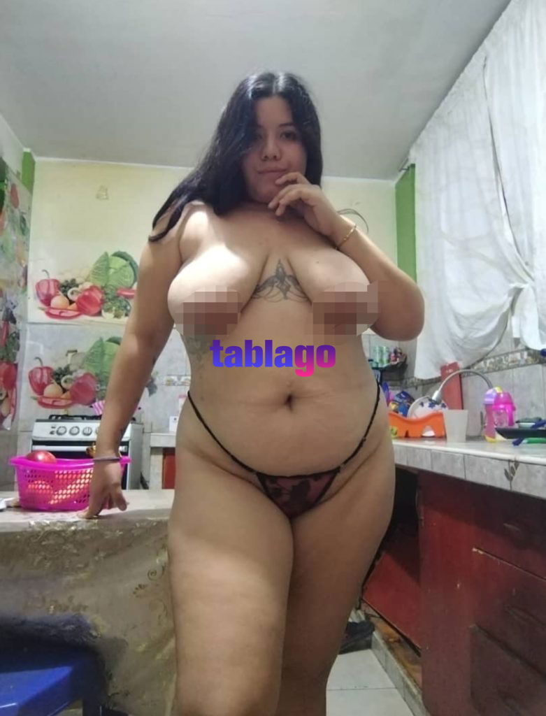 Soy una sexy curvy caliente, tetona y nalgona