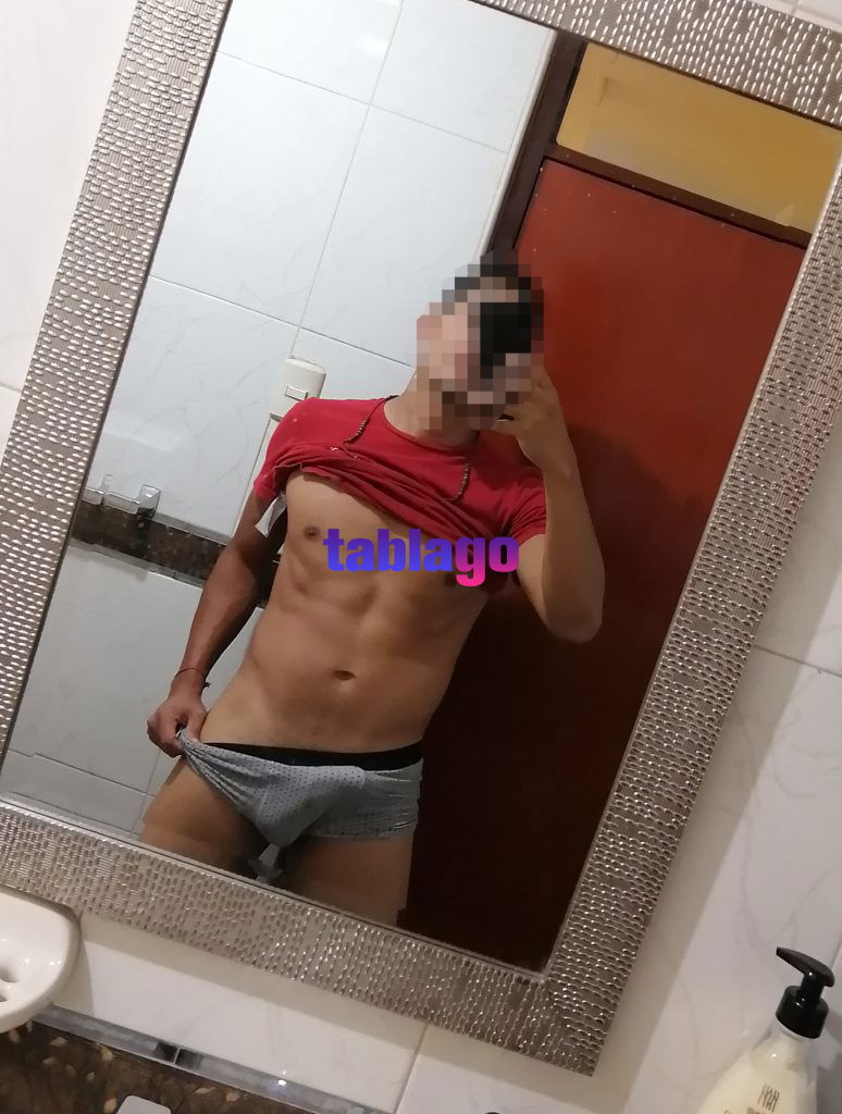 Joven atlético alto marcado y guapo en Los Olivos