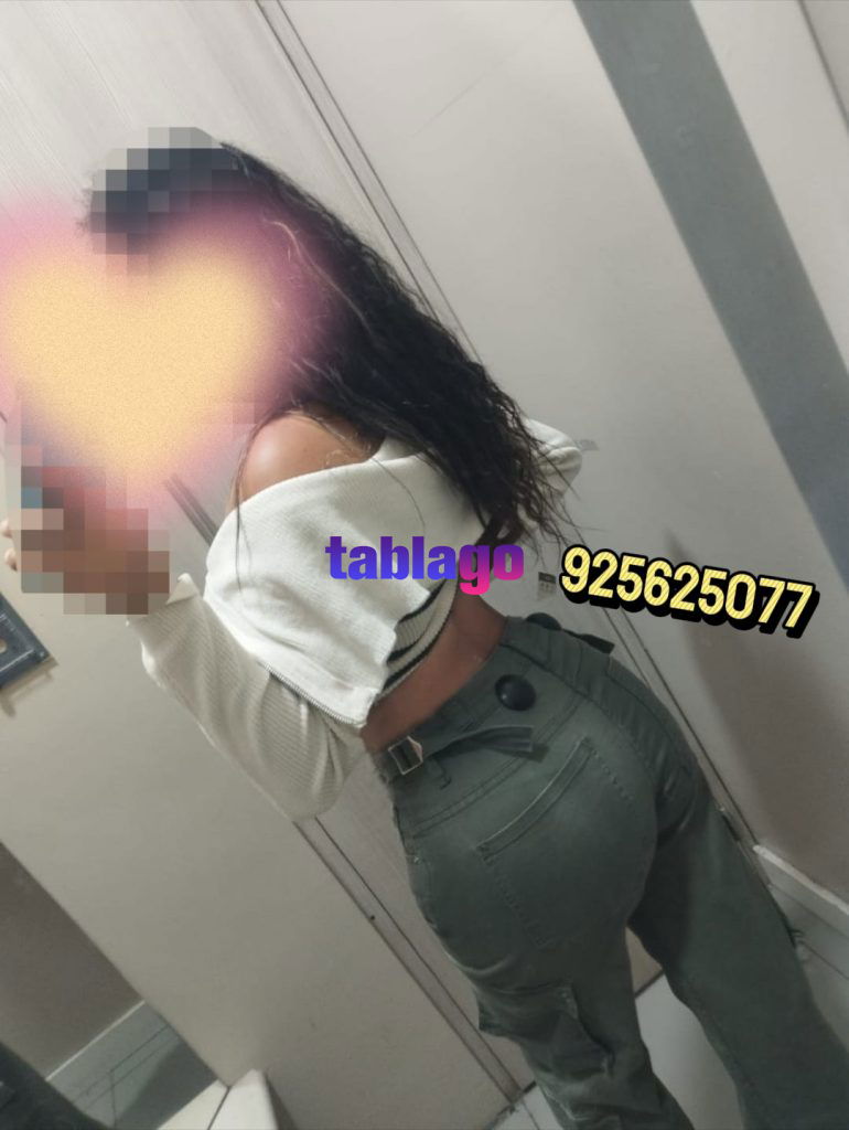 SOFIA MORENITA DE SENOS GRANDES NATURALES